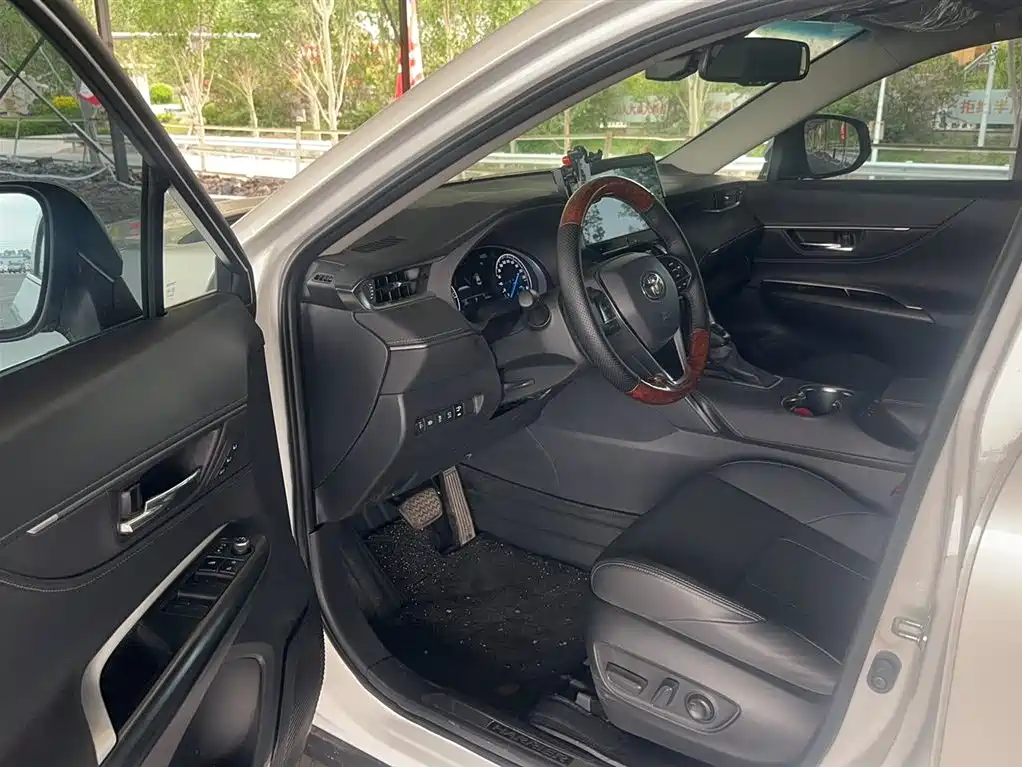 Toyota Harrier 2024 — фото 20