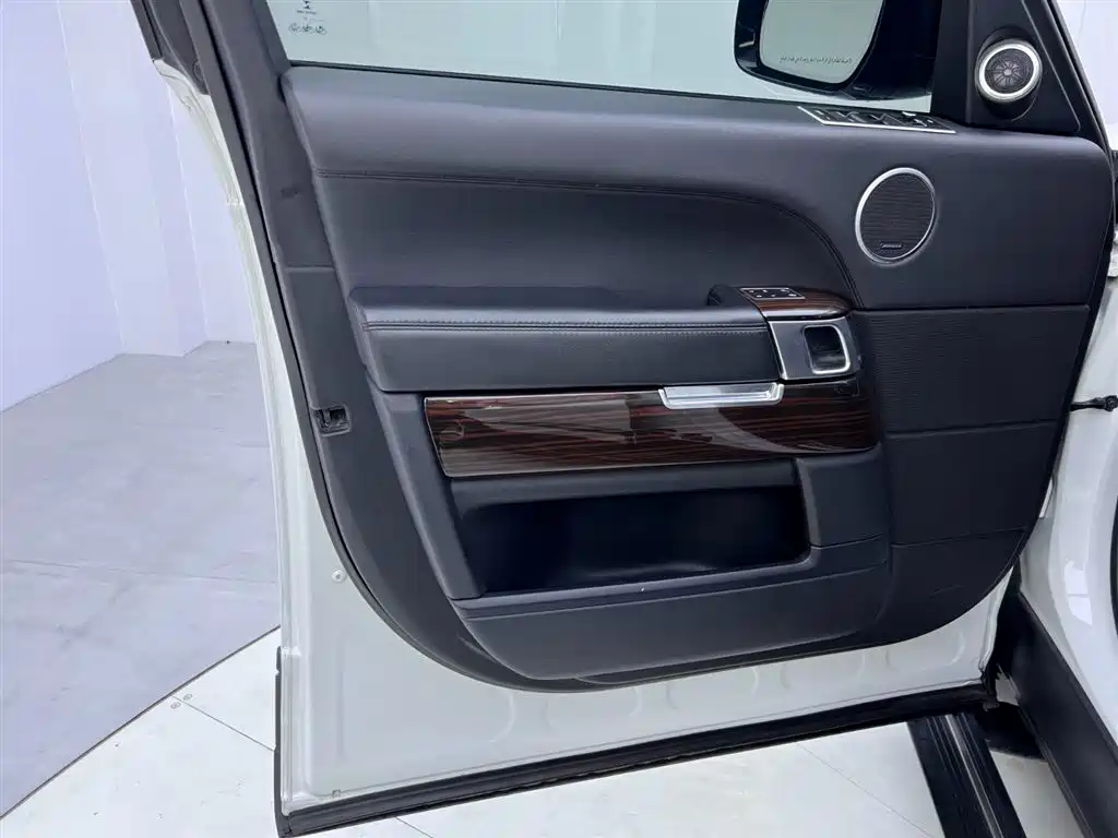 Land Rover Range Rover 2018 — фото 16