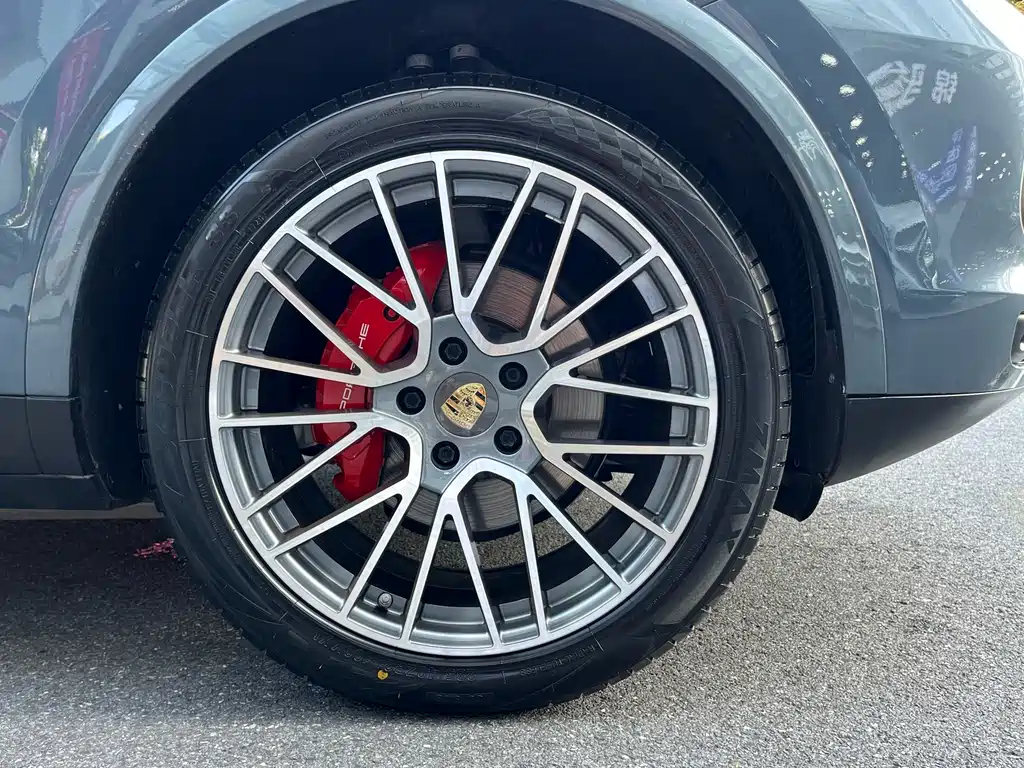 Porsche Cayenne 2018 — фото 17