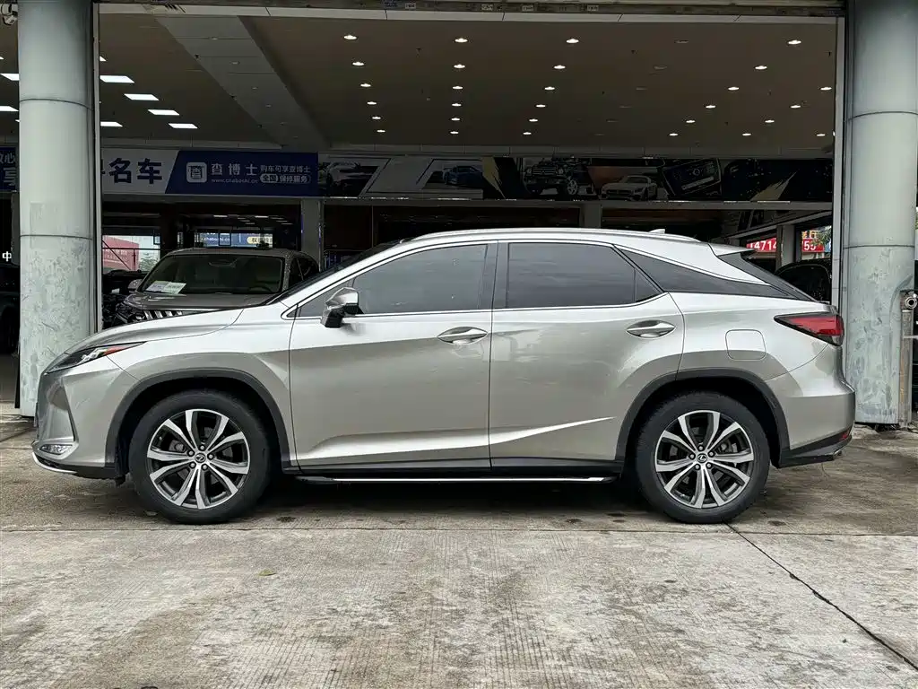 Lexus RX 2022 — фото 4
