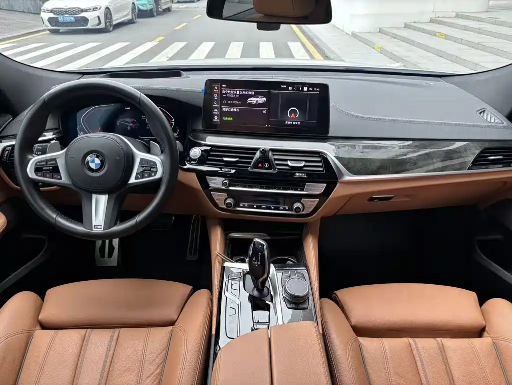 BMW 6 Series GT 2024 — фото 8