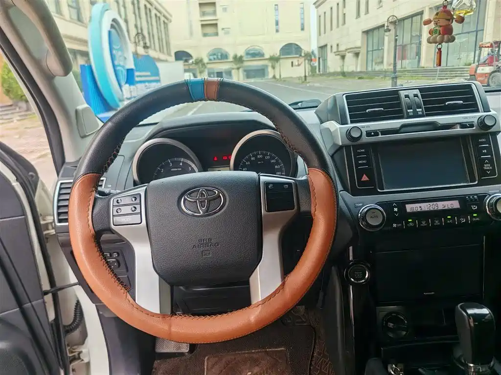 Toyota Prado 2017 — фото 10