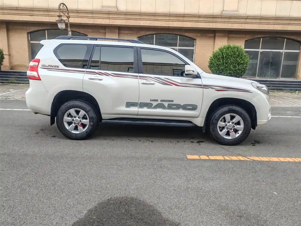 Toyota Prado 2017 — фото 5