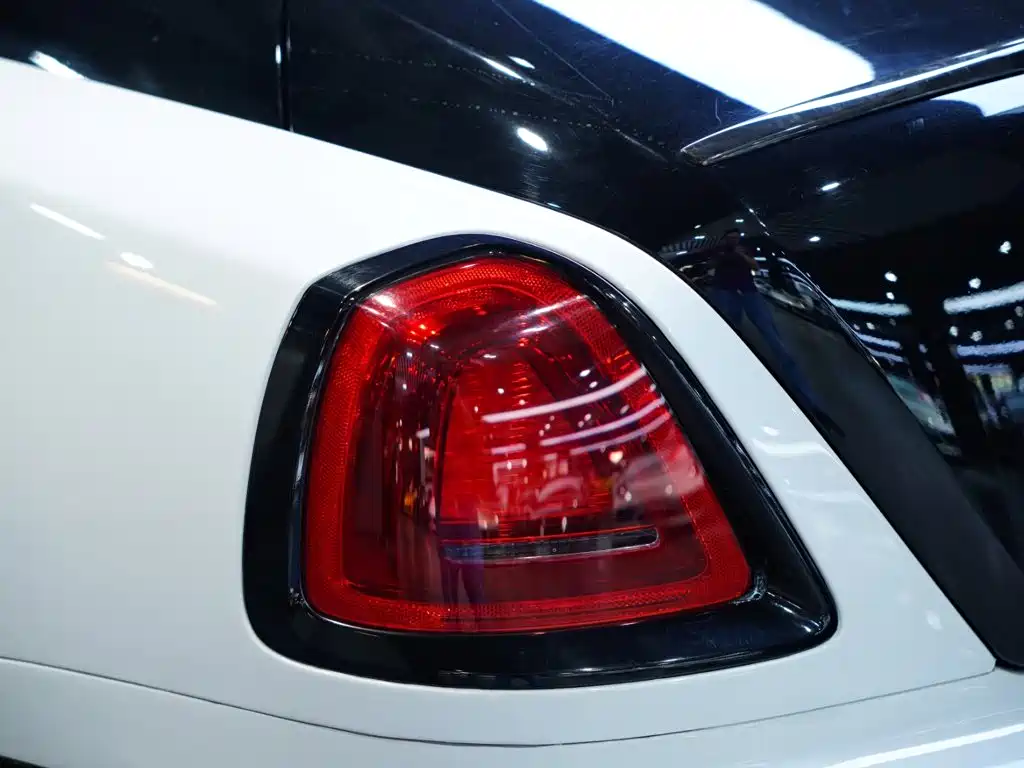Rolls-Royce Phantom 2014 — фото 11