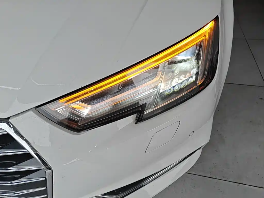 Audi A4L 2019 — фото 24