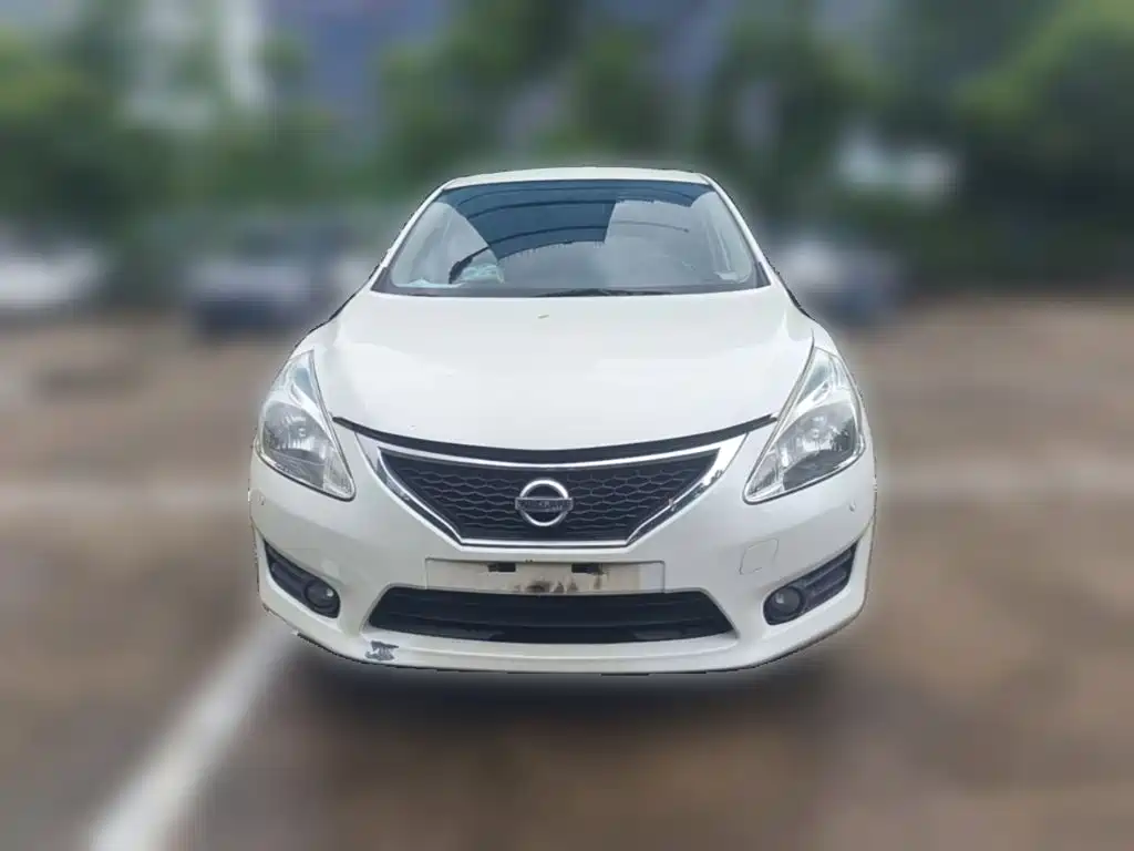 Nissan Tiida 2014