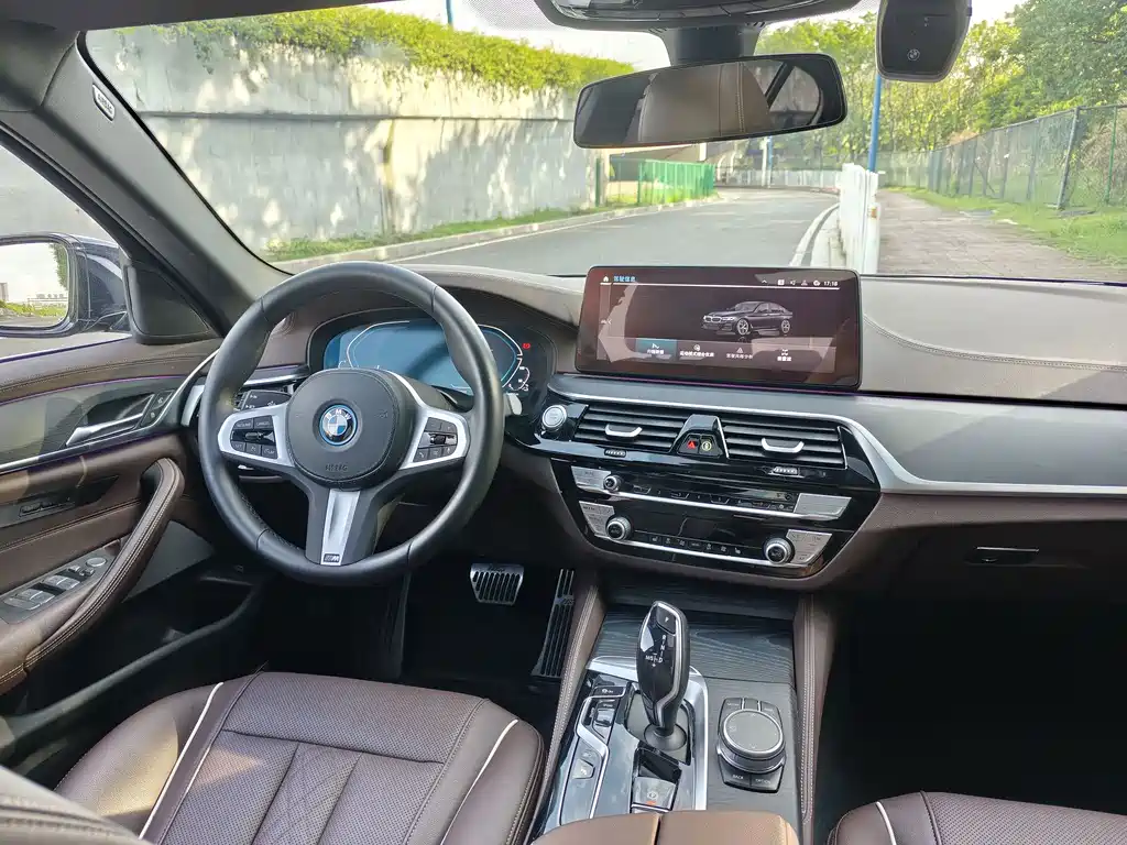 BMW 5 Series New Energy 2022 — фото 11