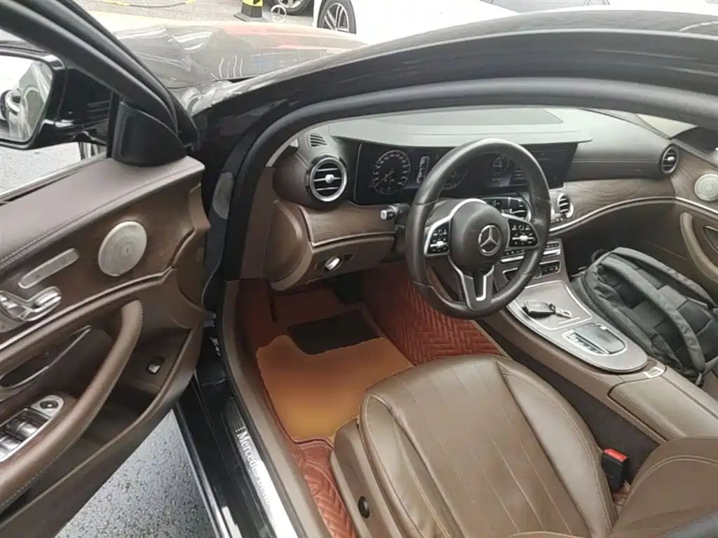 Mercedes-Benz E-Class 2018 — фото 16