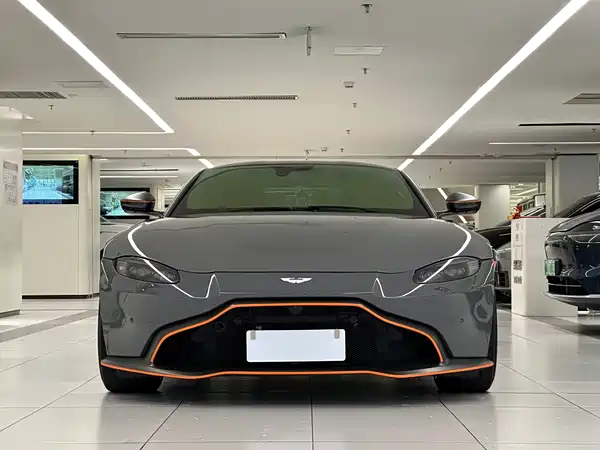 Aston Martin V8 Vantage 2019