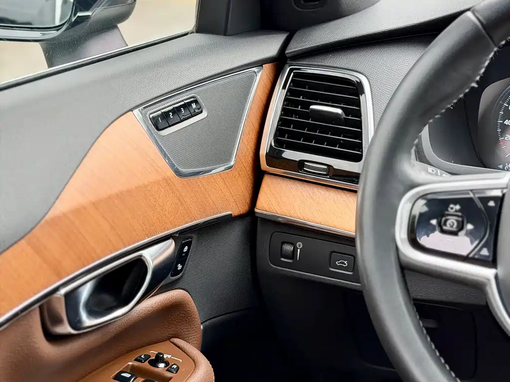 Volvo XC90 2022 — фото 20