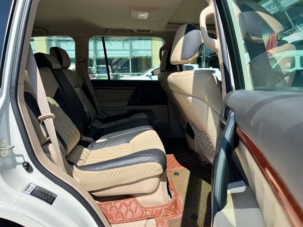 Toyota Land Cruiser 2015 — фото 18