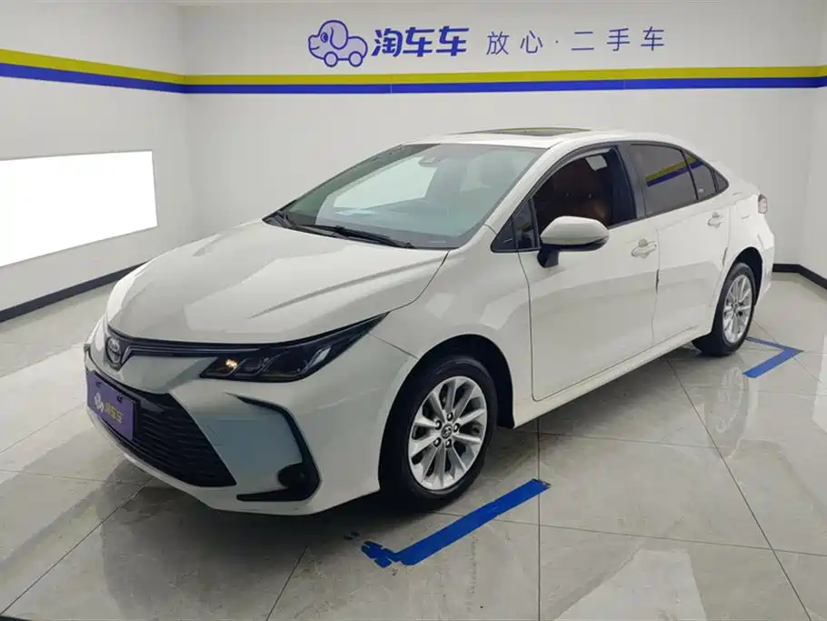 Toyota Corolla 2021 — фото 1
