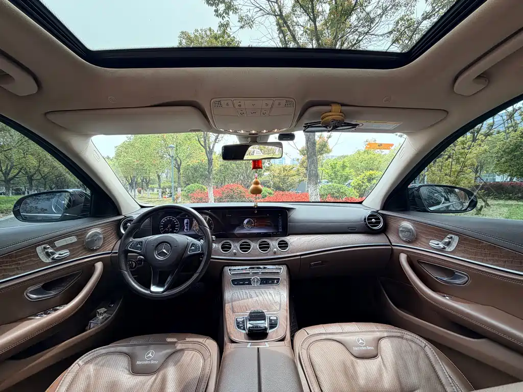 Mercedes-Benz E-Class 2018 — фото 14