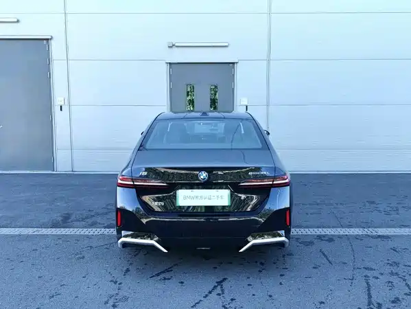 BMW i5 2026