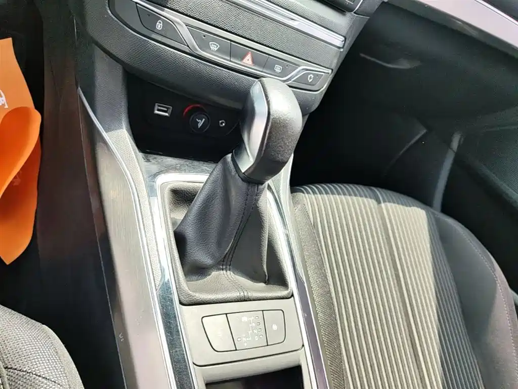 Peugeot 408 2017 — фото 14