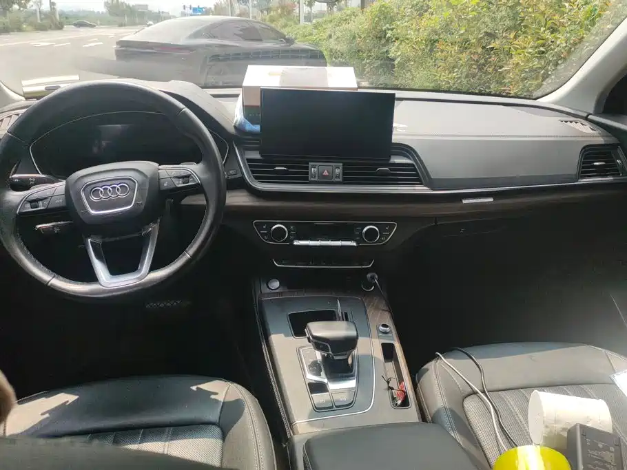 Audi Q5L 2023 — фото 12