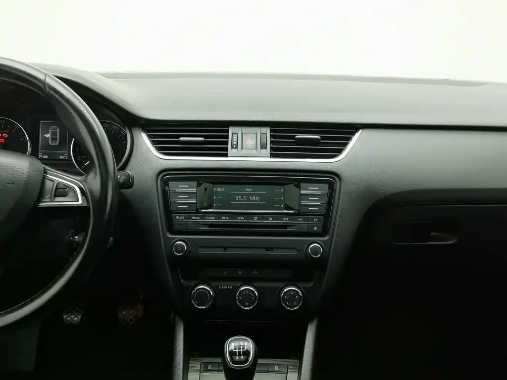 Skoda Octavia 2016 — фото 12