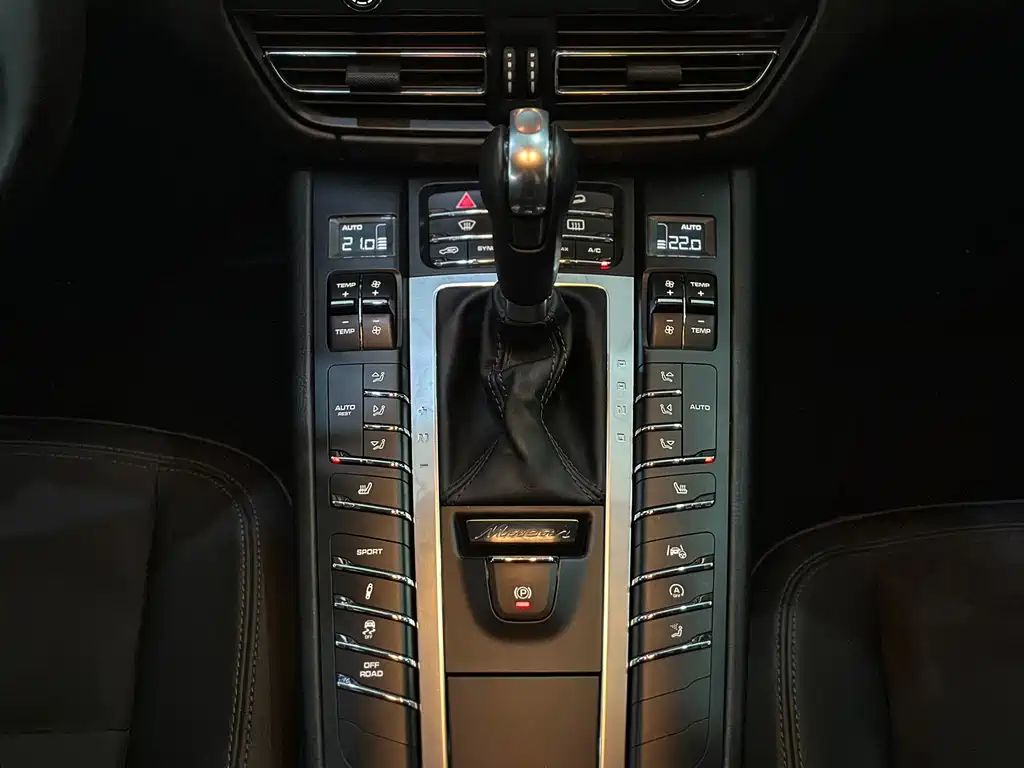 Porsche Macan 2018 — фото 12