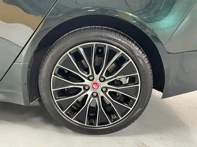 Jaguar XEL 2023 — фото 11