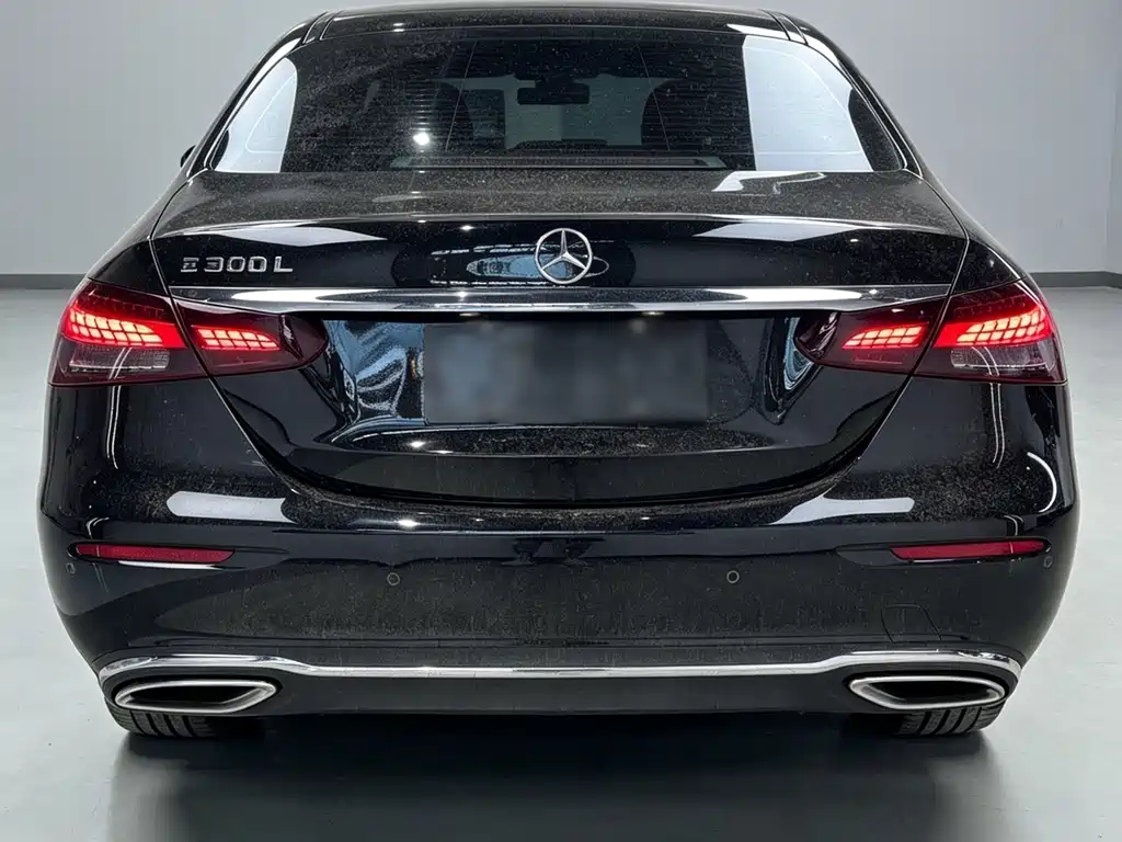 Mercedes-Benz E-Class 2023 — фото 7