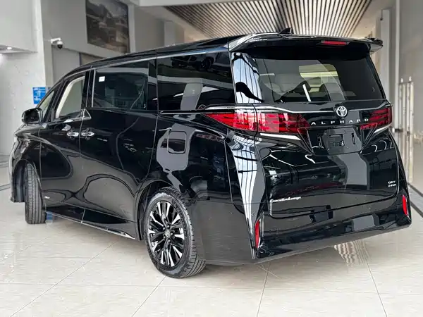 Toyota Alphard 2023