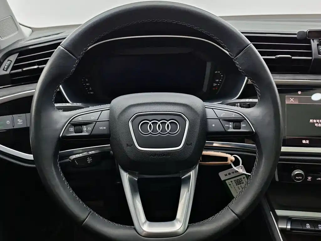 Audi Q3 2023 — фото 12