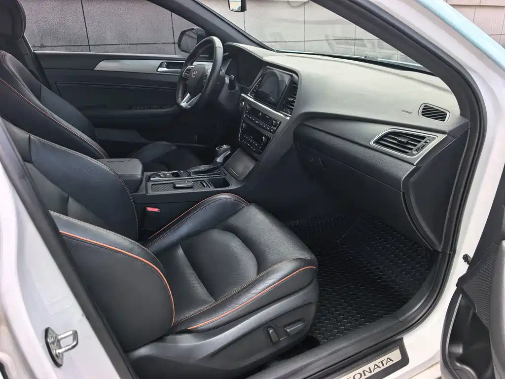 Hyundai Sonata 2016 — фото 11