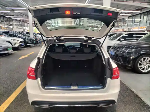 Mercedes-Benz C-Class 2019