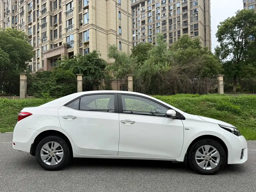 Toyota Corolla 2015 — фото 6