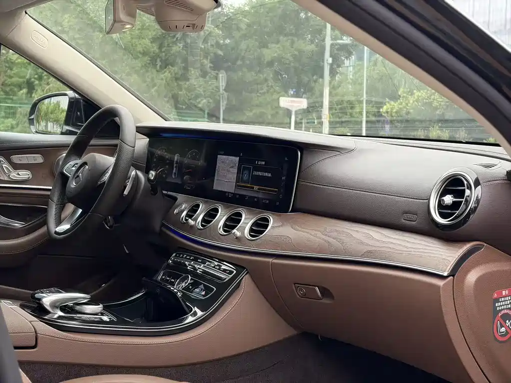 Mercedes-Benz E-Class 2017 — фото 13