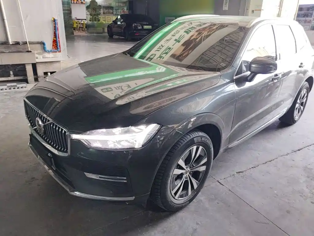 Volvo XC60 2022