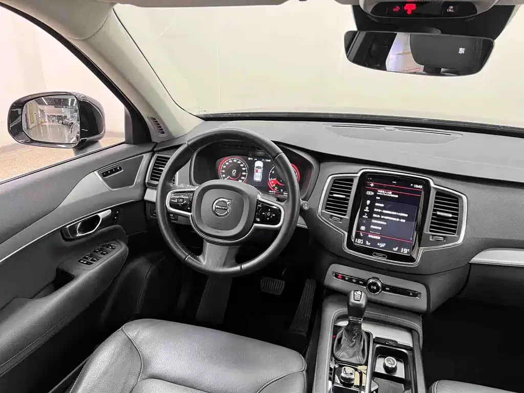 Volvo XC90 2019 — фото 14