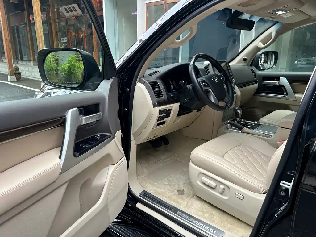 Toyota Land Cruiser 2020 — фото 4