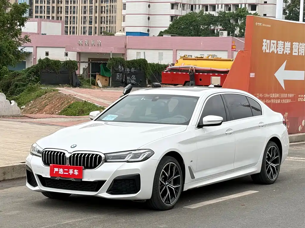 BMW 5 Series 2023 — фото 1