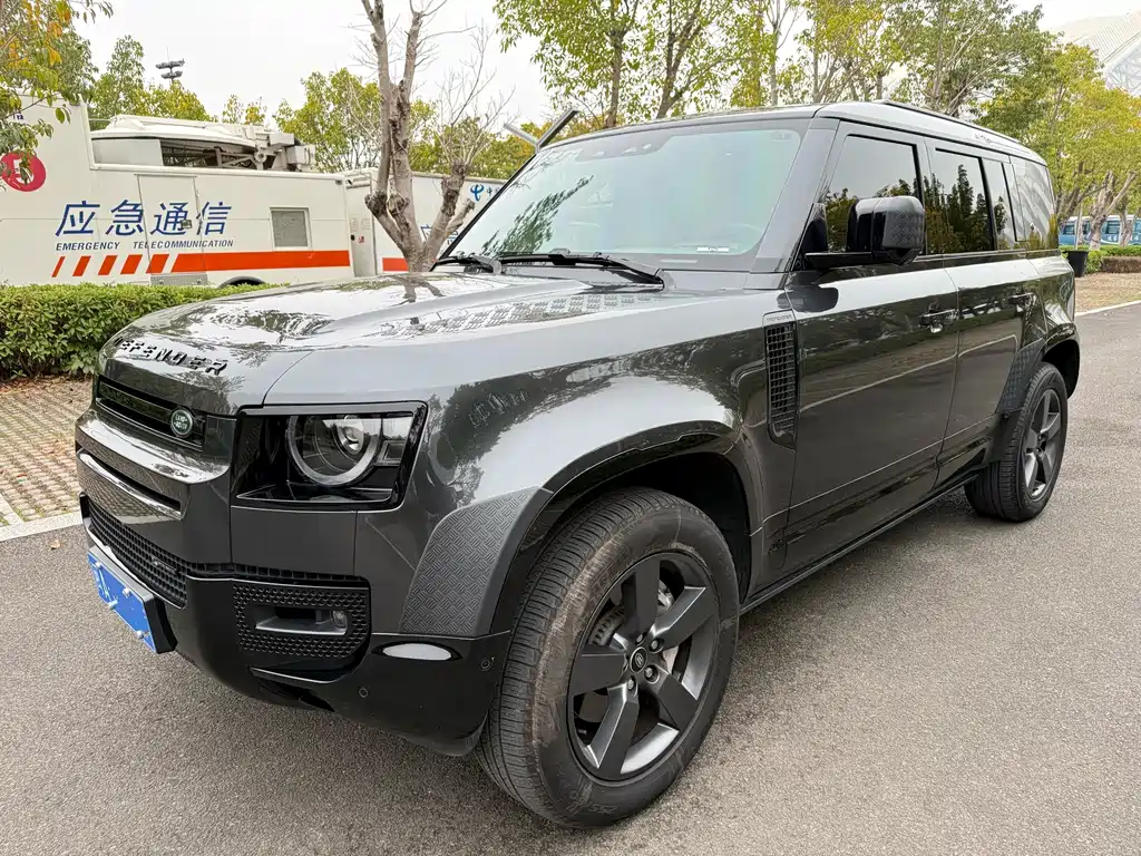 Land Rover Defender 2023 — фото 1