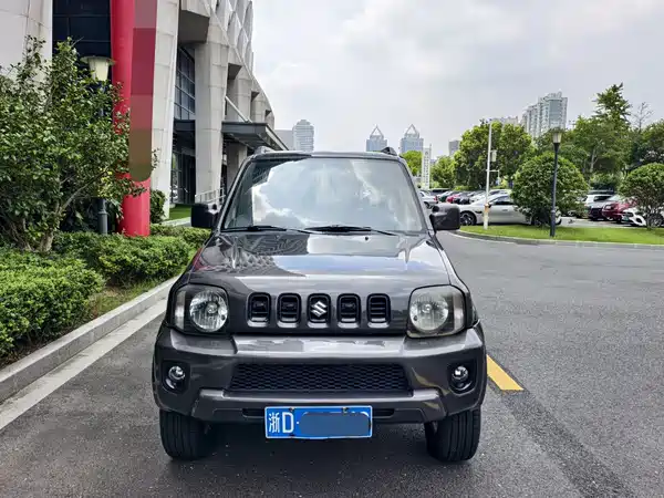Suzuki Jimny 2011