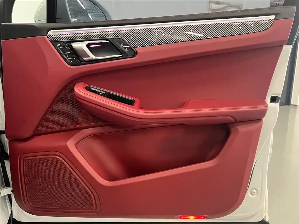 Porsche Macan 2023 — фото 17