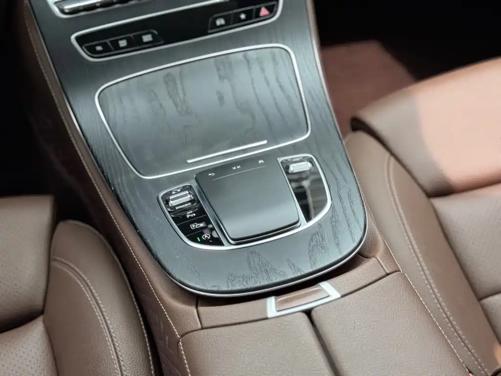Mercedes-Benz E-Class 2023 — фото 15