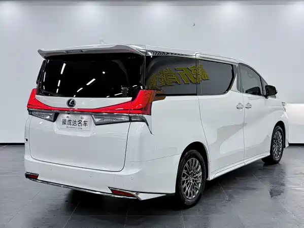 Lexus LM 2021