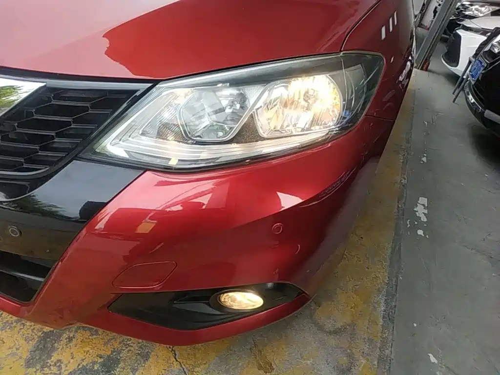 Nissan Tiida 2018 — фото 24