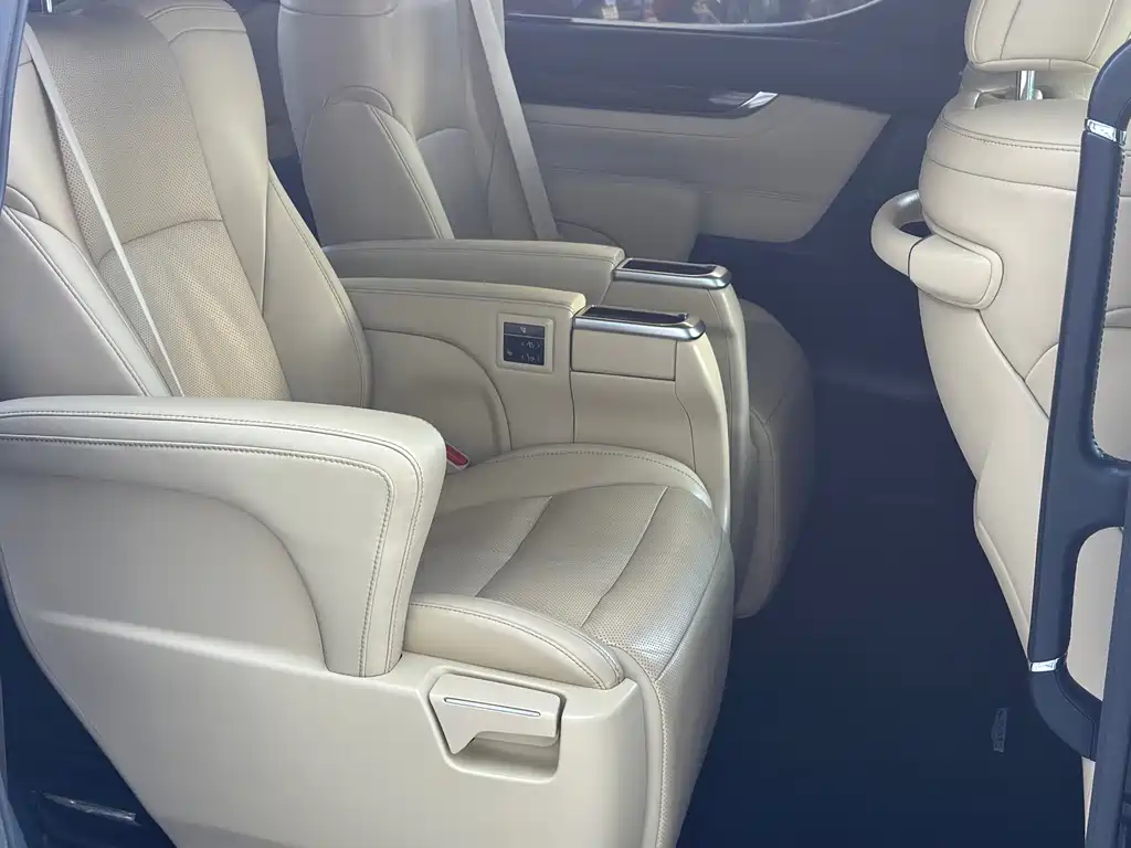 Toyota Alphard 2021 — фото 7