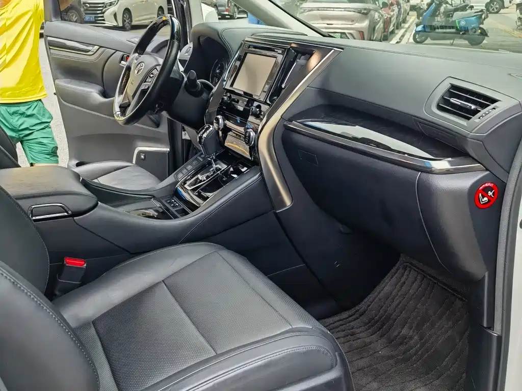 Toyota Vellfire 2019 — фото 6