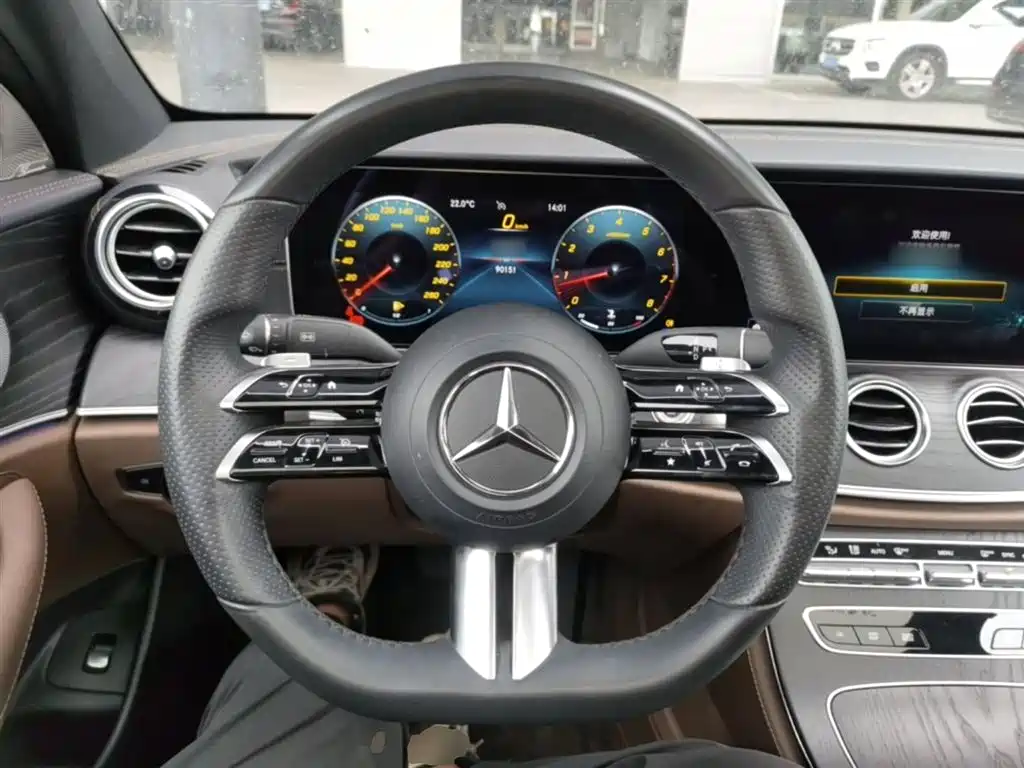 Mercedes-Benz E-Class 2021 — фото 11