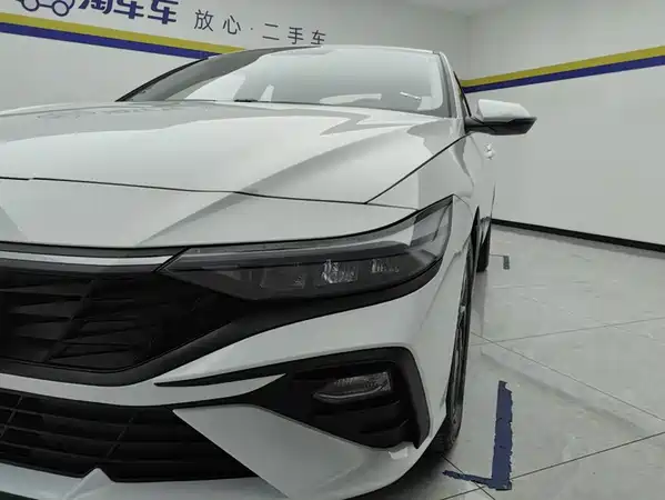 Hyundai Elantra 2024