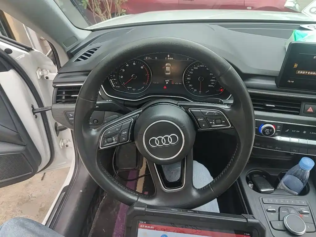 Audi A4L 2017 — фото 11