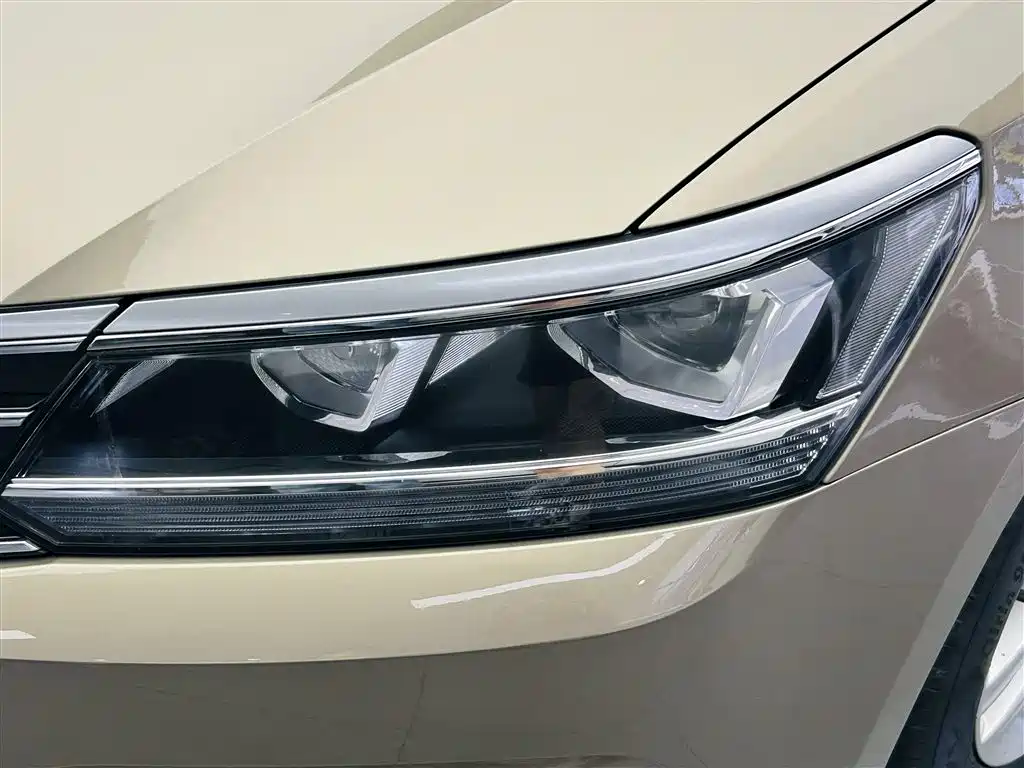 Volkswagen Passat 2016 — фото 11