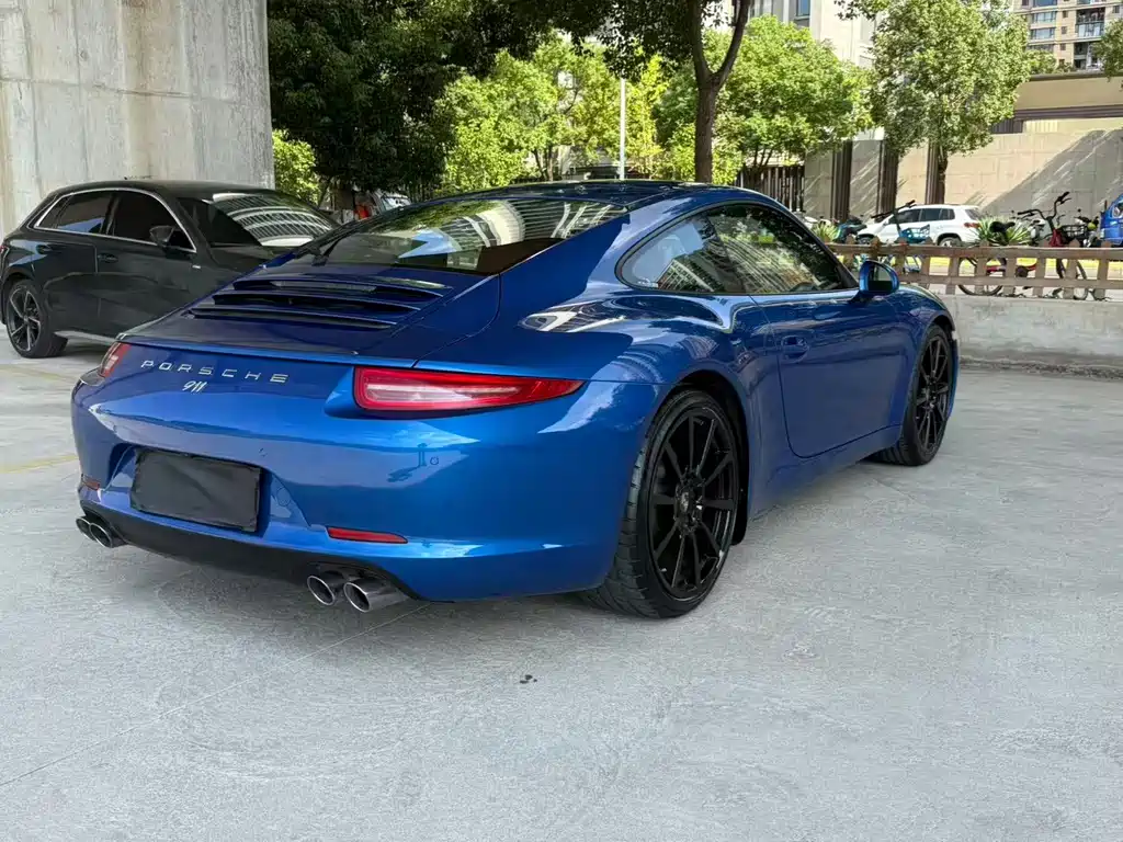 Porsche 911 2016 — фото 12