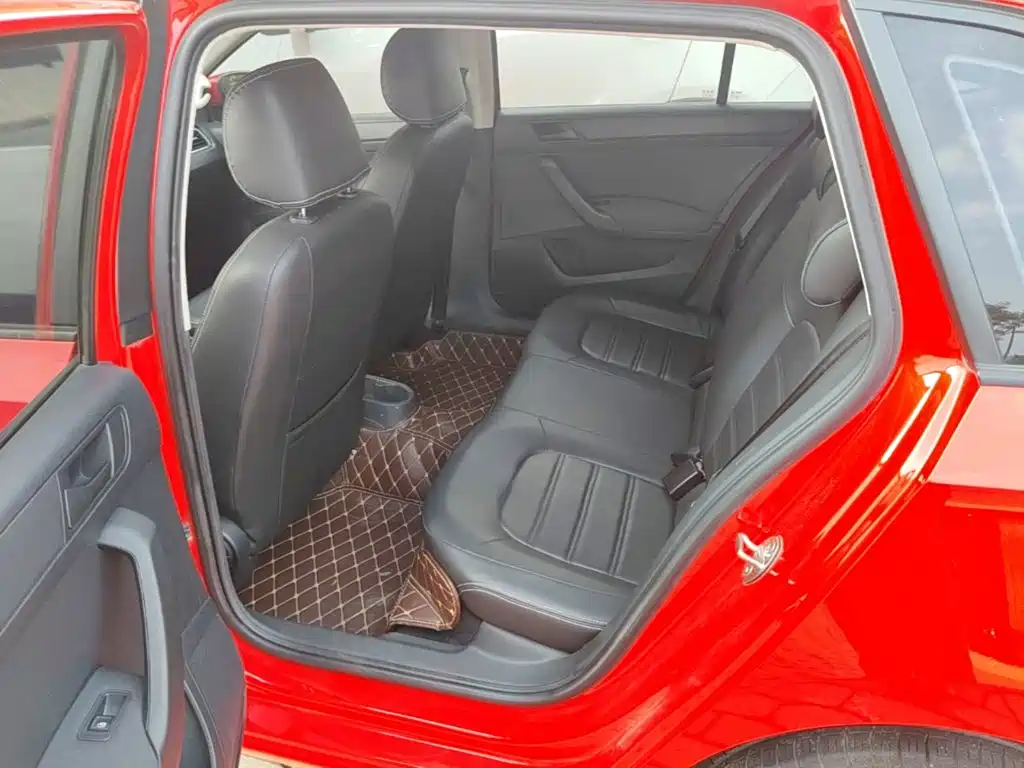 Skoda Rapid Spaceback 2019 — фото 17