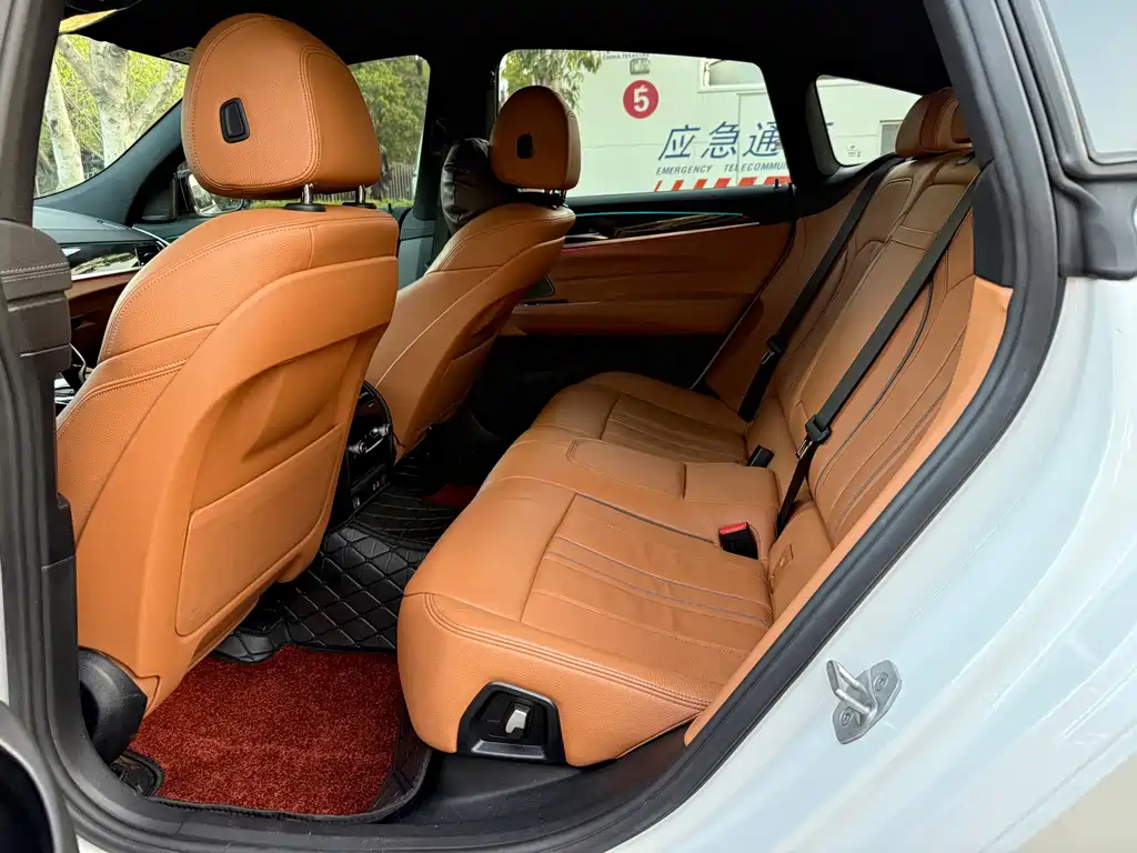 BMW 6 Series GT 2022 — фото 10