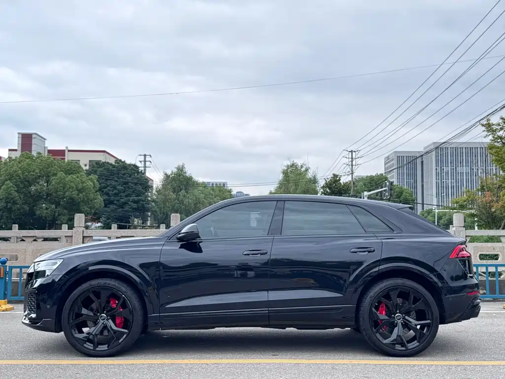 Audi Q8 2021